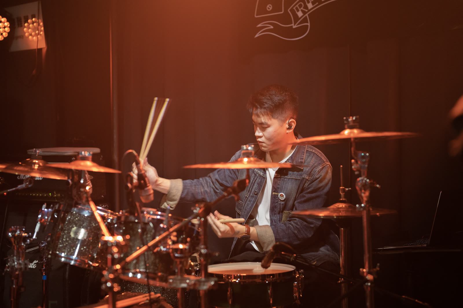 Frank 舞台演出打鼓