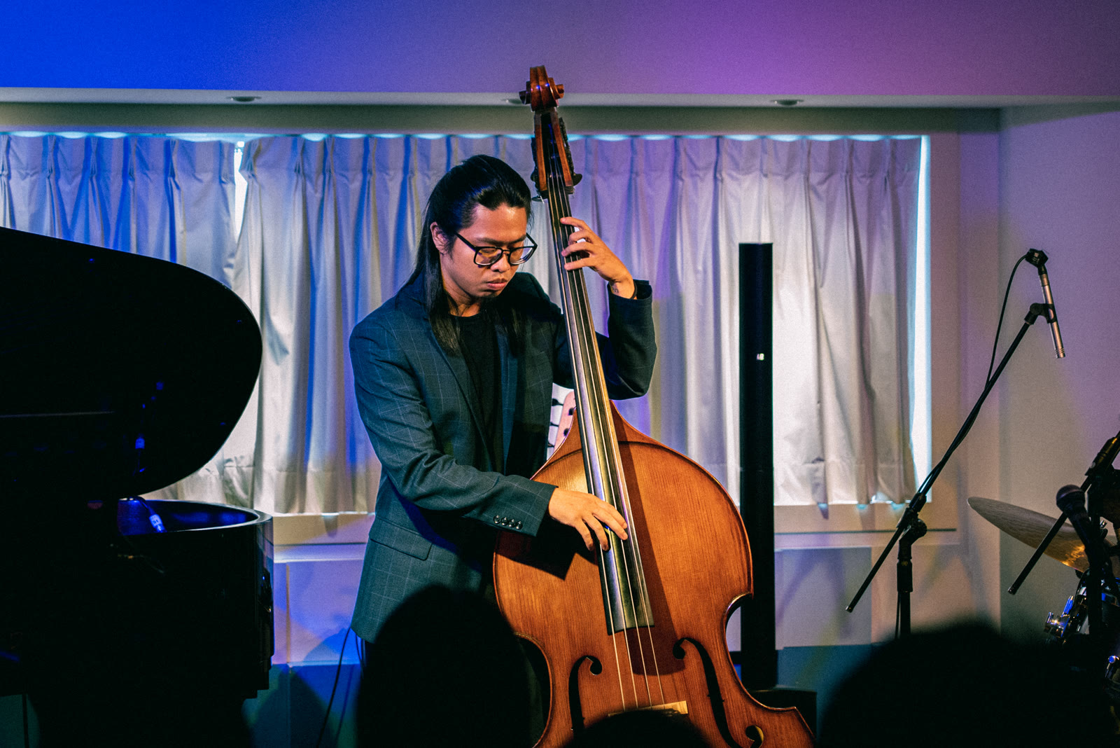 Ting 老師爵士場演奏低音提琴(upright bass)